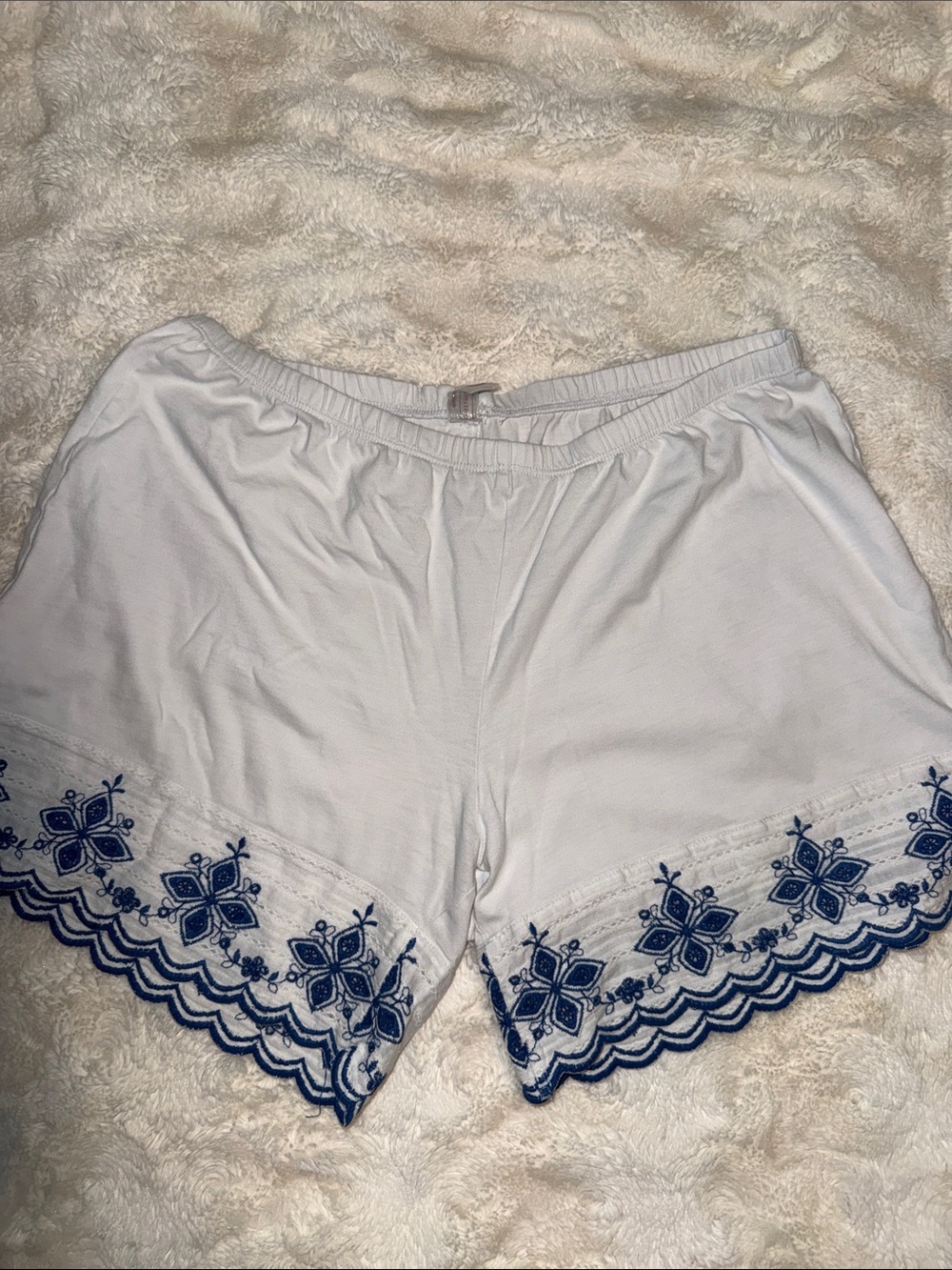 intimissimi White Sleep Shorts with Navy Embroidered Hem
